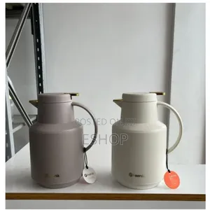 Sleek Vacuum Pitcher for All‐Day Drinks