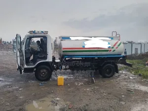 Isuzu Water Truck