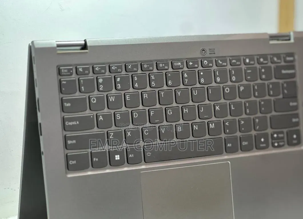 New Laptop Lenovo 8GB Intel Core i5 SSD 512GB