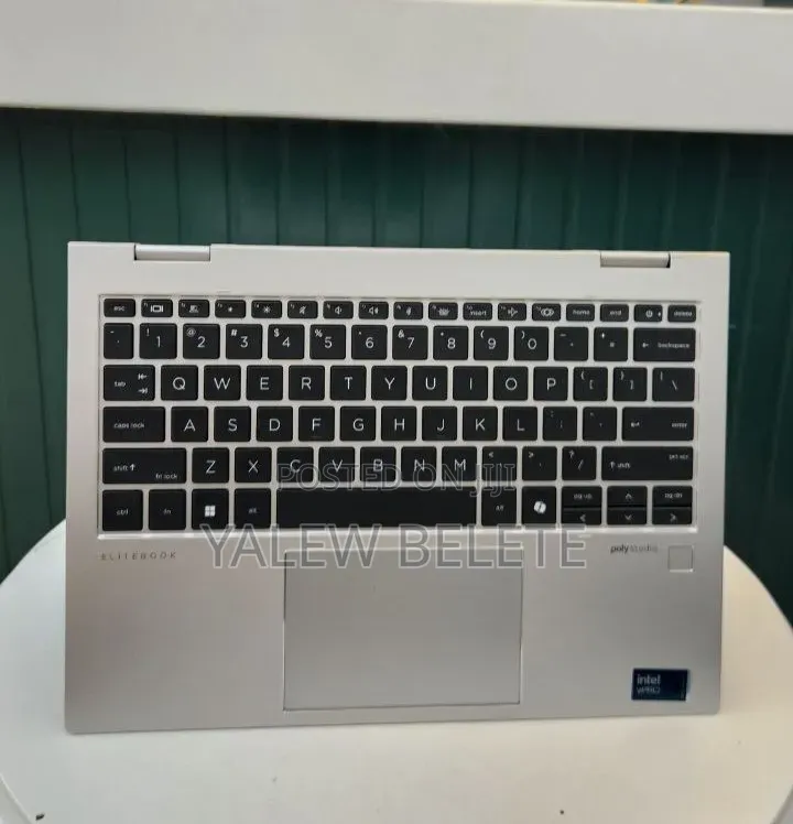 New Laptop HP Elitebook 830 G11 32GB Intel Core Ultra 7 SSD 512GB