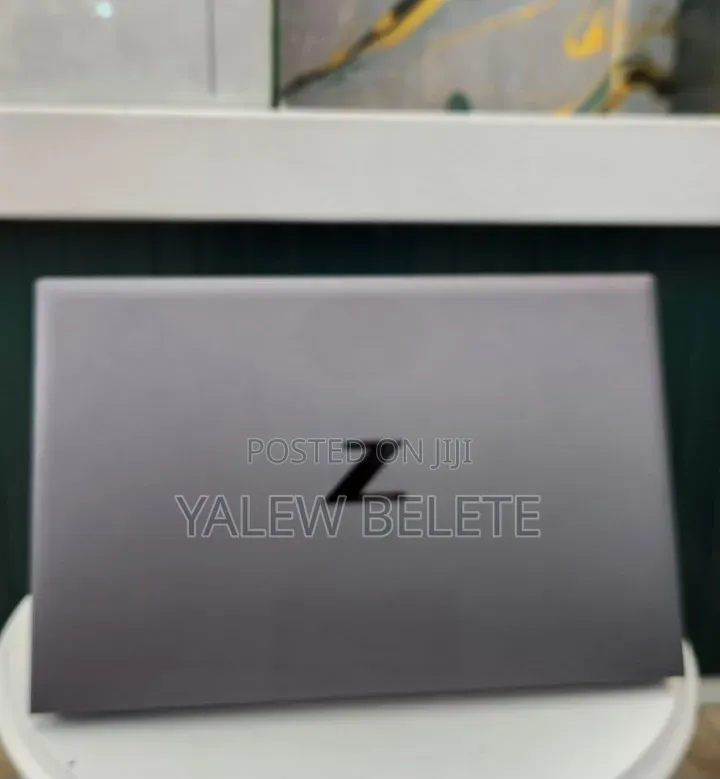 New Laptop HP ZBook Firefly G8 16GB Intel Core i7 SSD 512GB