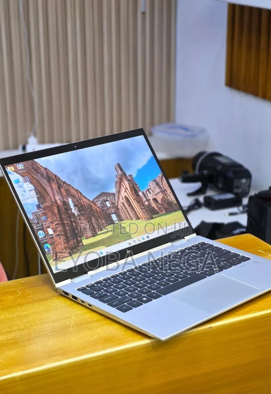 New Laptop HP EliteBook X360 1030 16GB Intel Core Ultra 7 SSD 512GB