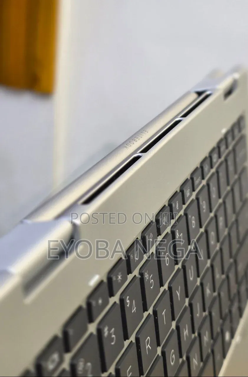 New Laptop HP EliteBook X360 1030 16GB Intel Core Ultra 7 SSD 512GB