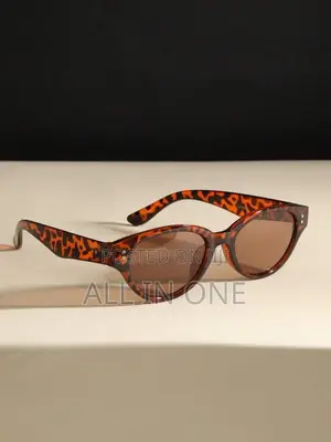 Oval Shaped Leopard Print Sunglasses