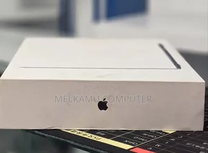 New Laptop Apple MacBook Air 2025 M4 16GB Apple M4 SSD 256GB
