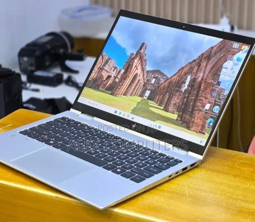 New Laptop HP Elitebook 830 G11 16GB Intel Core Ultra 7 SSD 512GB
