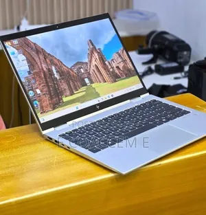 New Laptop HP Elitebook 830 G11 16GB Intel Core Ultra 7 SSD 512GB