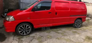 Toyota HiAce 2009 Red