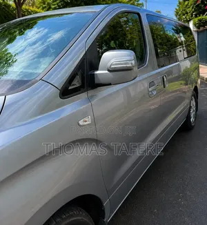 Hyundai Staria 2022 Silver