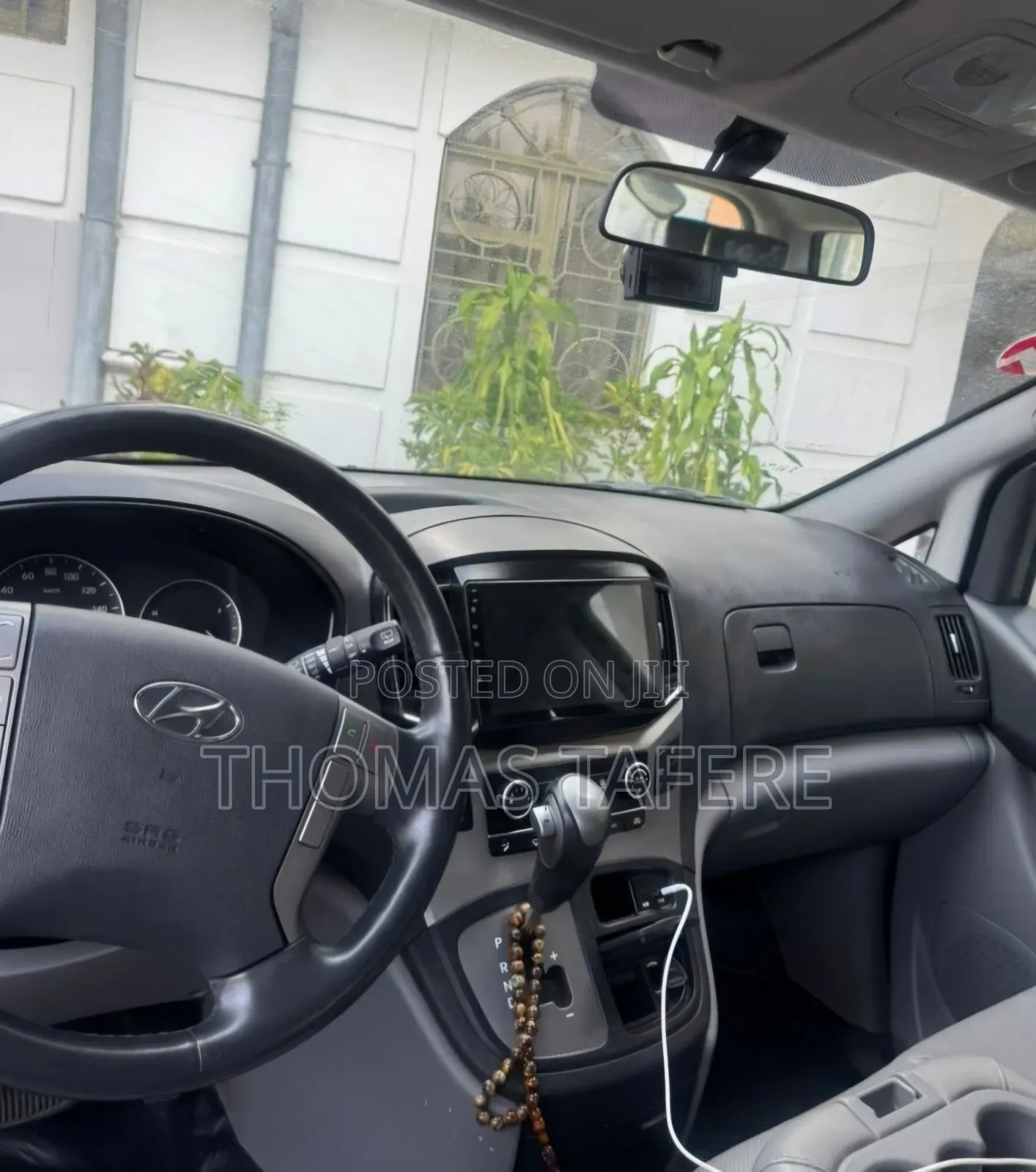 Hyundai Staria 2022 Silver