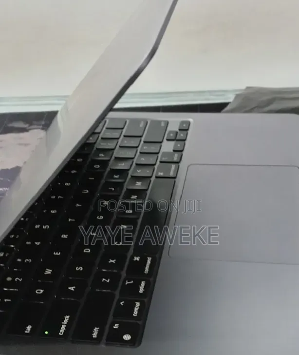 New Laptop Apple MacBook Air 2020 M1 16GB Apple M1 SSD 512GB