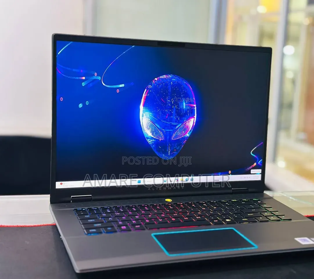 New Laptop Alienware M16 R2 16GB Intel Core Ultra 9 SSD 1T