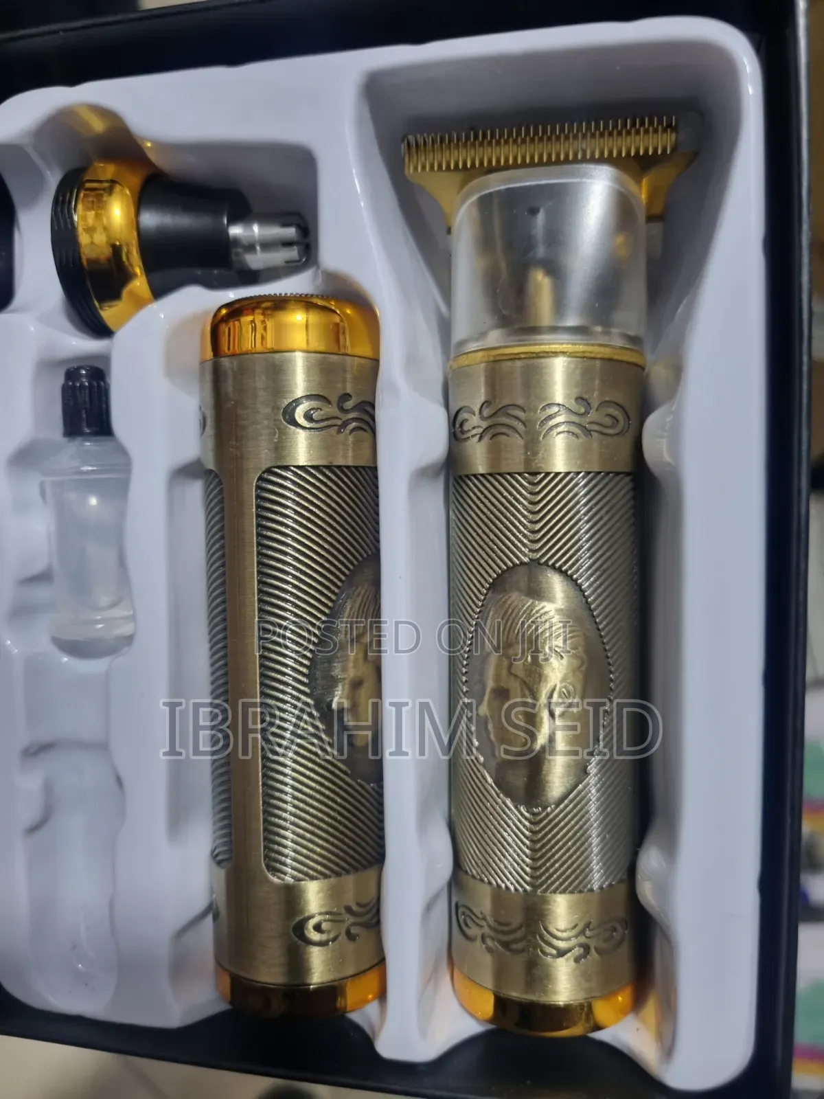 3-in-1 Vintage Grooming Kit!