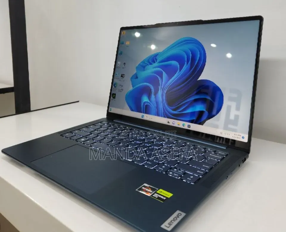 New Laptop Lenovo 16GB AMD Ryzen 7 SSD 512GB