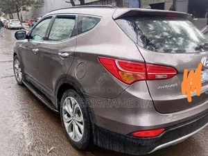 Hyundai Santa Fe 2013 Gray