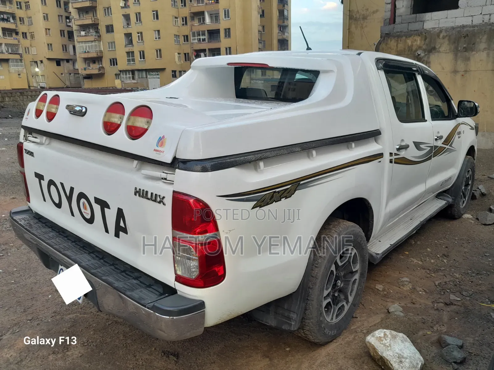 Toyota Hilux 2013 White