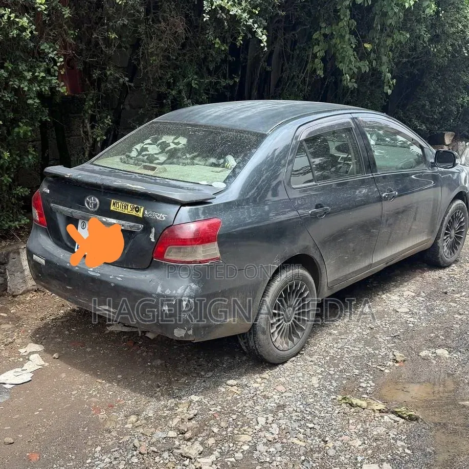 Toyota Yaris 2010 Black