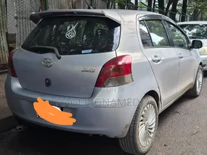 Toyota Yaris 2010 Silver