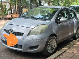 Toyota Yaris 2010 Silver