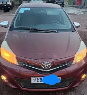 Toyota Yaris 2011 Brown