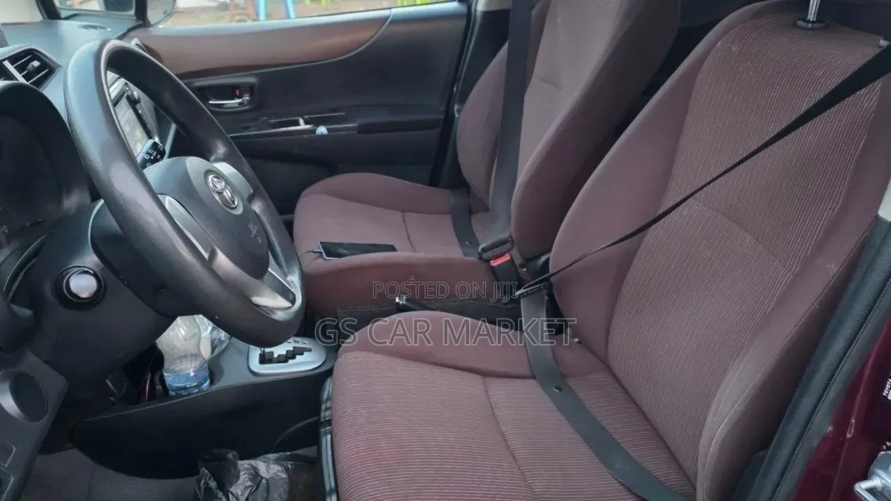 Toyota Yaris 2011 Brown