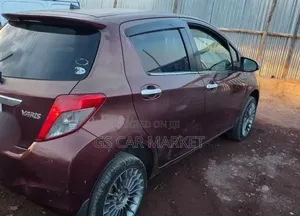 Toyota Yaris 2011 Brown