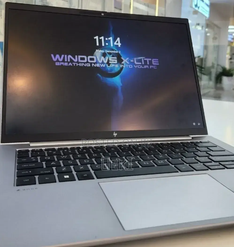New Laptop HP ZBook Firefly 14 G10 16GB Intel Core i7 SSD 512GB