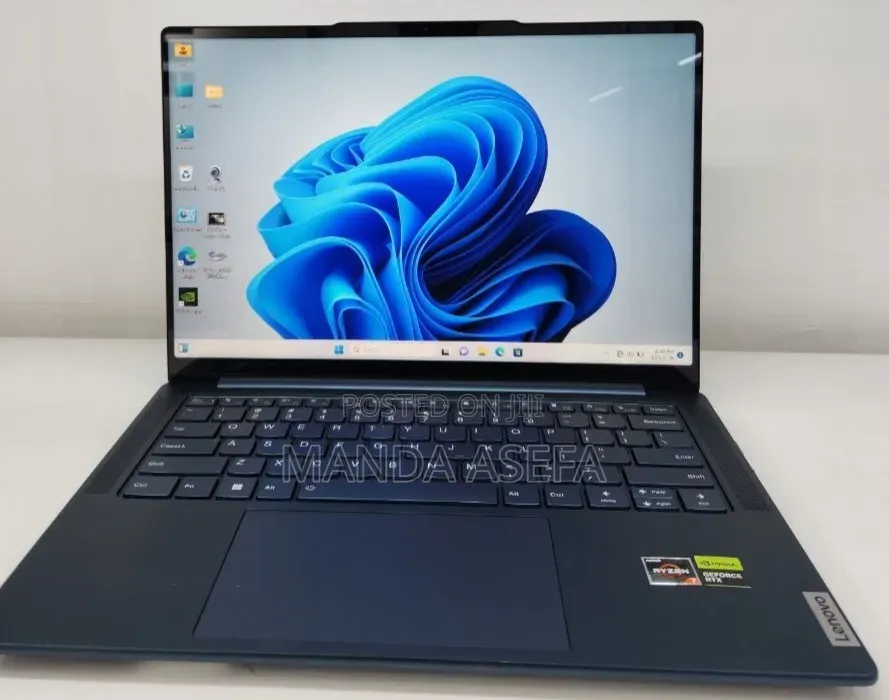 New Laptop Lenovo 16GB AMD Ryzen 7 SSD 512GB