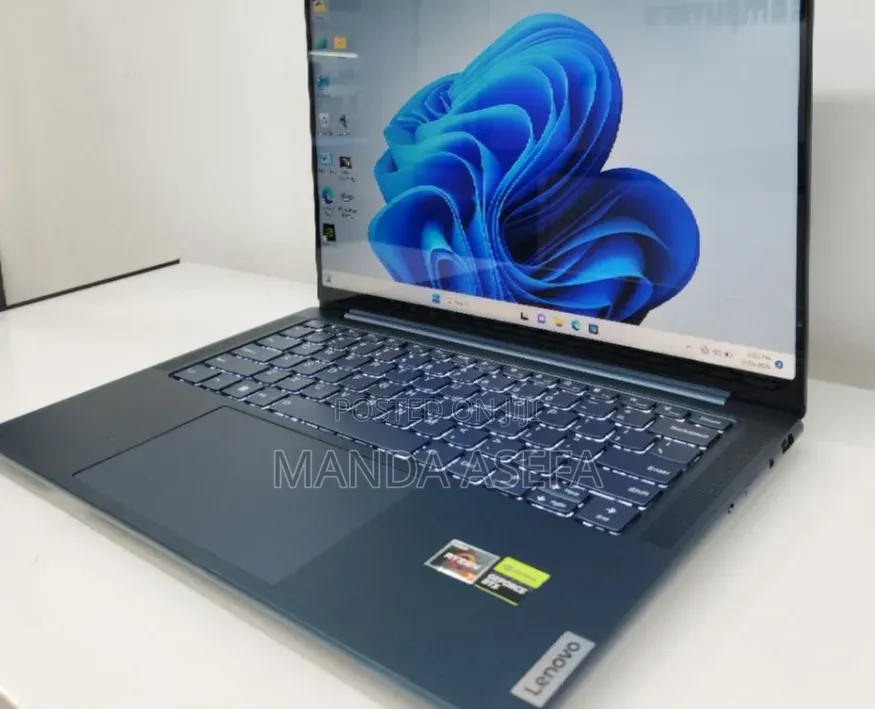 New Laptop Lenovo 16GB AMD Ryzen 7 SSD 512GB