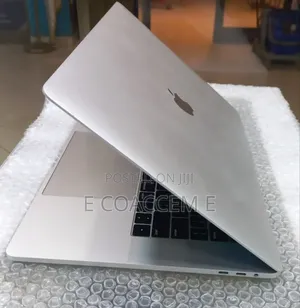 New Laptop Apple MacBook Pro 2018 16GB Intel Core i7 SSD 256GB