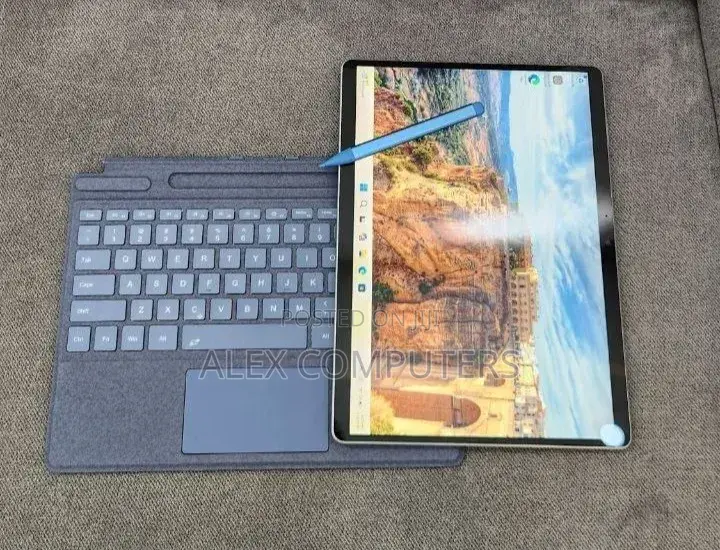 New Laptop Microsoft Surface Pro 9 16GB Intel Core i7 SSD 512GB