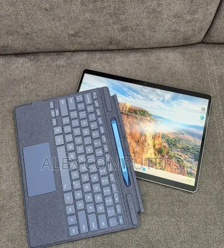 New Laptop Microsoft Surface Pro 9 16GB Intel Core i7 SSD 512GB