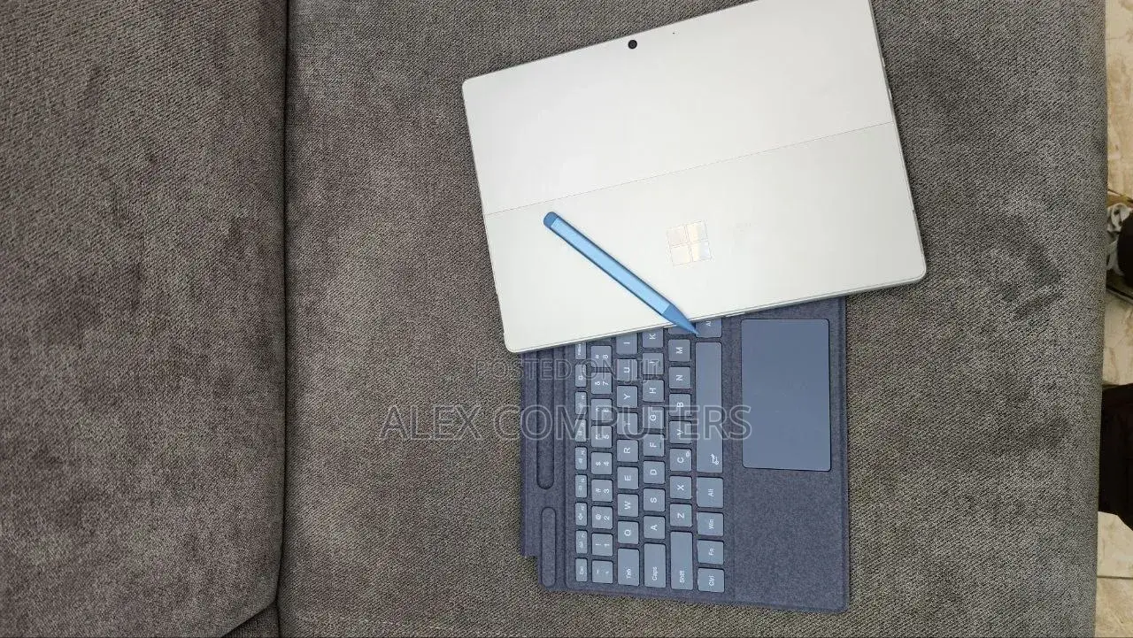 New Laptop Microsoft Surface Pro 9 16GB Intel Core i7 SSD 512GB