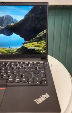 New Laptop Lenovo ThinkPad E14 Gen 4 16GB Intel Core i7 SSD 512GB