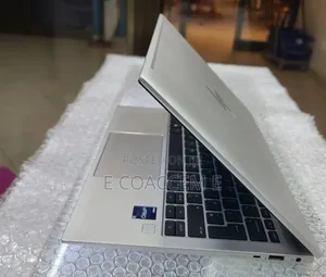 New Laptop HP EliteBook 830 G9 16GB Intel Core i5 SSD 512GB