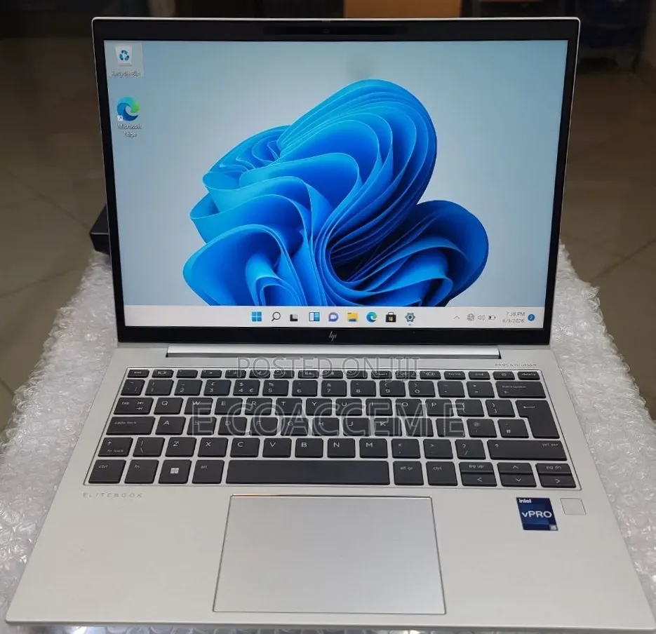 New Laptop HP EliteBook 830 G9 16GB Intel Core i5 SSD 512GB