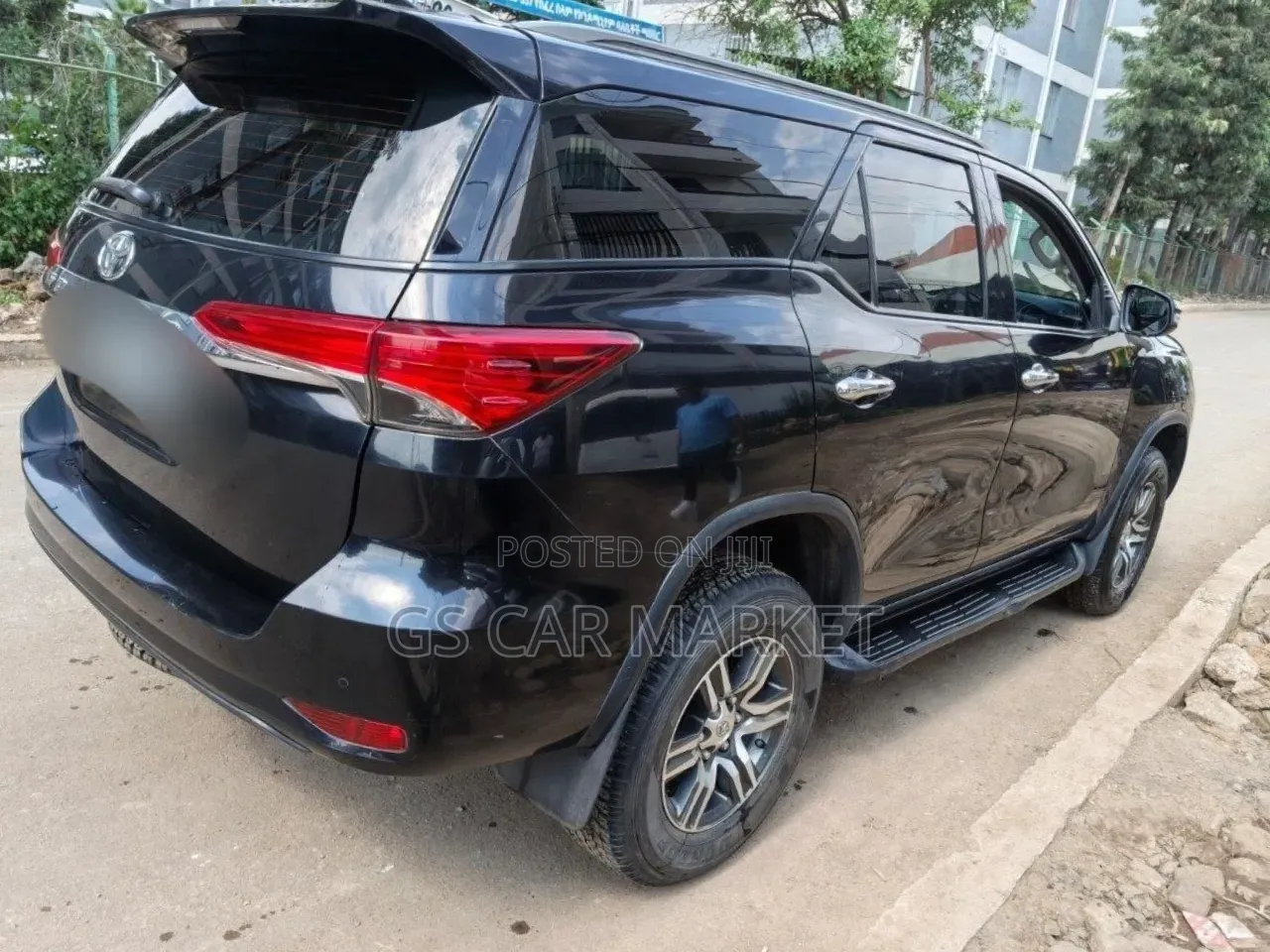 Toyota Fortuner 2022 Black
