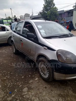 Toyota Vitz 1999 Silver
