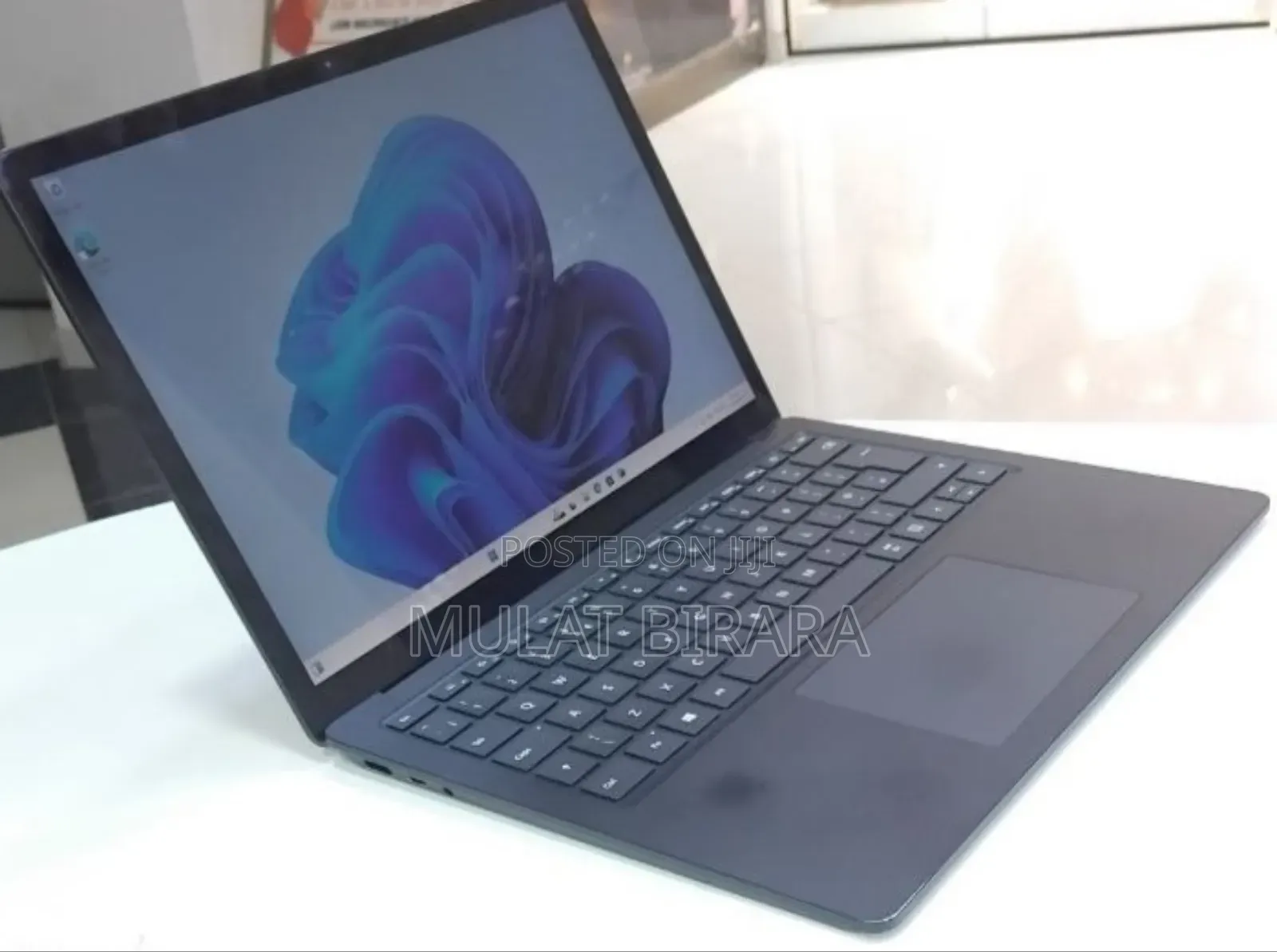 New Laptop Microsoft Surface Laptop 3 8GB Intel Core i5 SSD 256GB