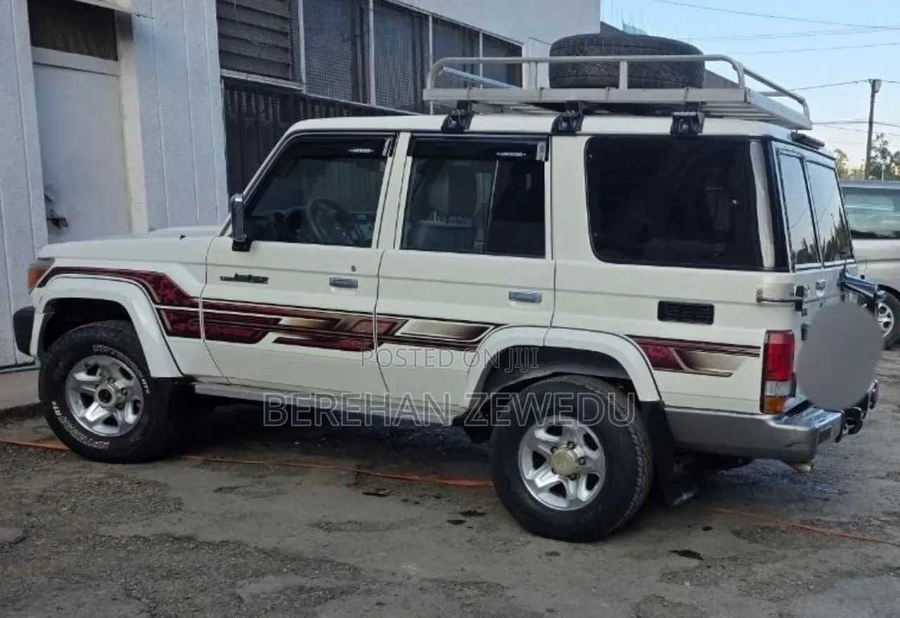 Toyota Land Cruiser 2019 White