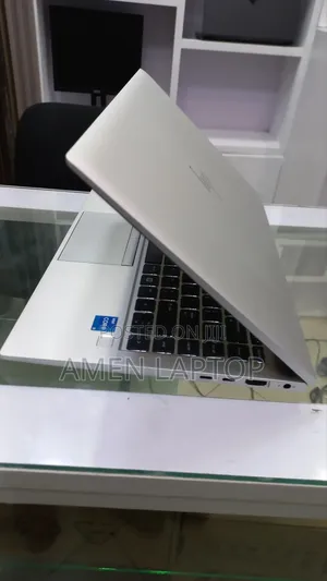 New Laptop HP EliteBook 840 G8 16GB Intel Core i5 SSD 512GB