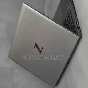 New Laptop HP ZBook Firefly G8 16GB Intel Core i5 SSD 512GB