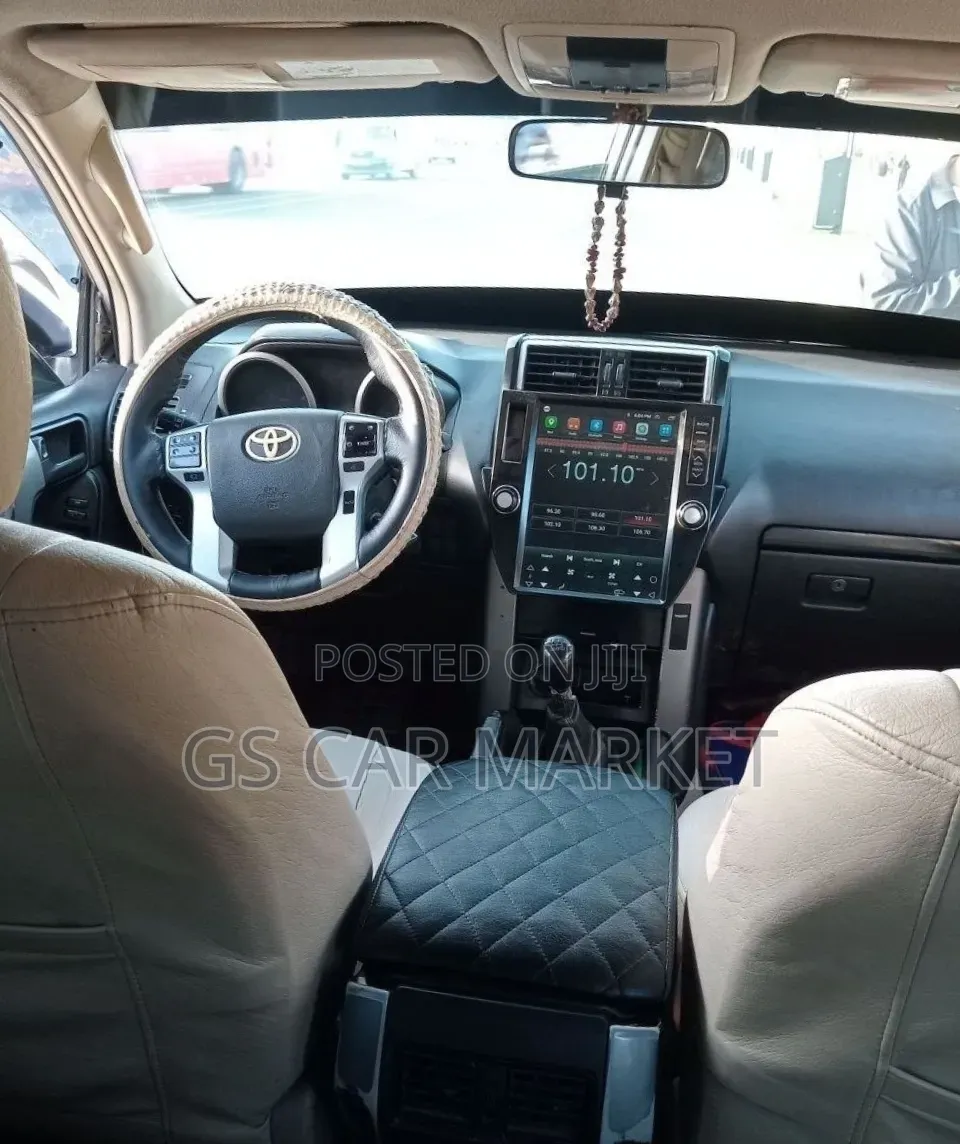 Toyota Land Cruiser Prado 2011 White