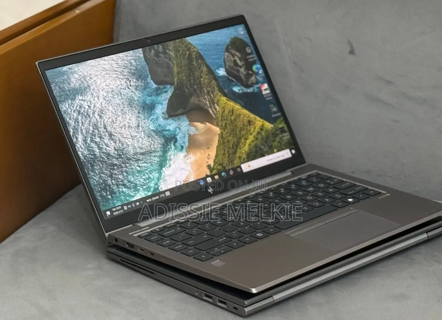 New Laptop HP ZBook Firefly G8 16GB Intel Core i7 SSD 512GB
