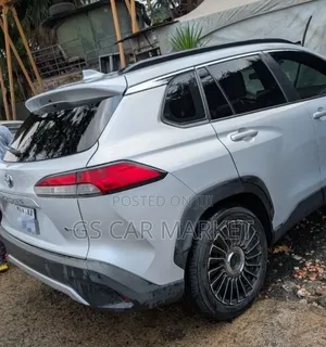 Toyota Corolla Cross Hybrid XSE AWD 2025 Silver