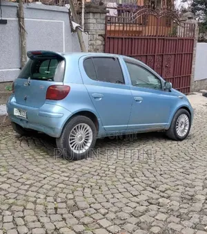 Toyota Vitz 2002 Blue