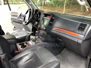 Mitsubishi Pajero 3.2 Di-Dc GLS 2010 Black