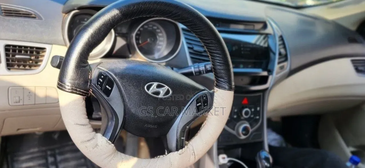 Hyundai Avante 2015 Blue