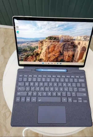 New Laptop Microsoft Surface Pro 9 16GB Intel Core i7 SSD 512GB
