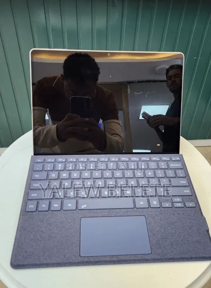 New Laptop Microsoft Surface Pro 9 16GB Intel Core i7 SSD 512GB